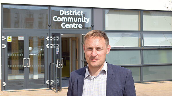 Picture of Olly Glover outside Didcot community centre